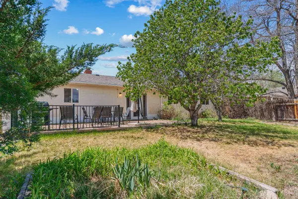 318 Mimbres DR, White Rock, NM 87547