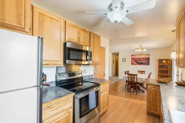 318 Mimbres DR, White Rock, NM 87547