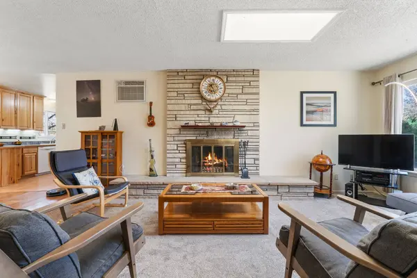 318 Mimbres DR, White Rock, NM 87547