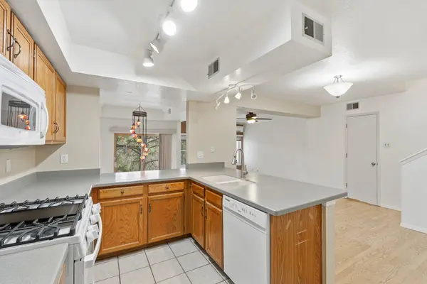 505 Oppenheimer DR #902, Los Alamos, NM 87544
