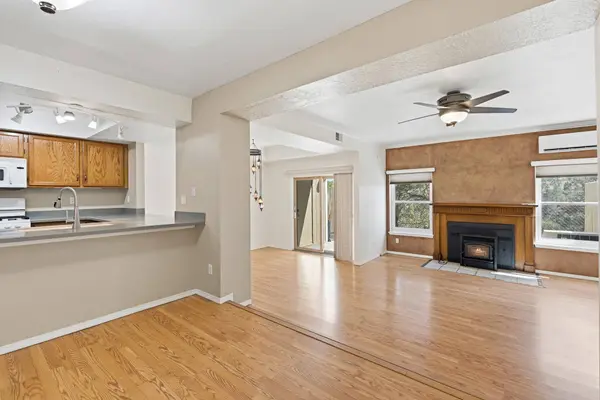 505 Oppenheimer DR #902, Los Alamos, NM 87544