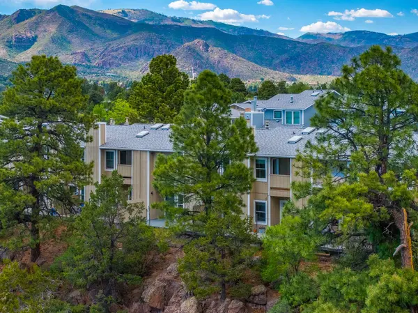 505 Oppenheimer DR #902, Los Alamos, NM 87544