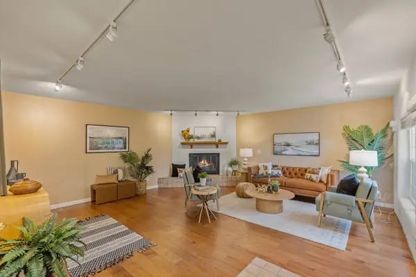 397 Connie AVE, White Rock, NM 87547