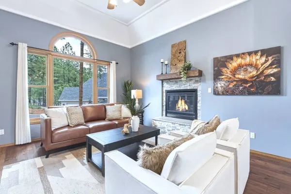 11 Primrose LN, Los Alamos, NM 87544