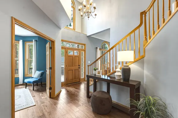 11 Primrose LN, Los Alamos, NM 87544