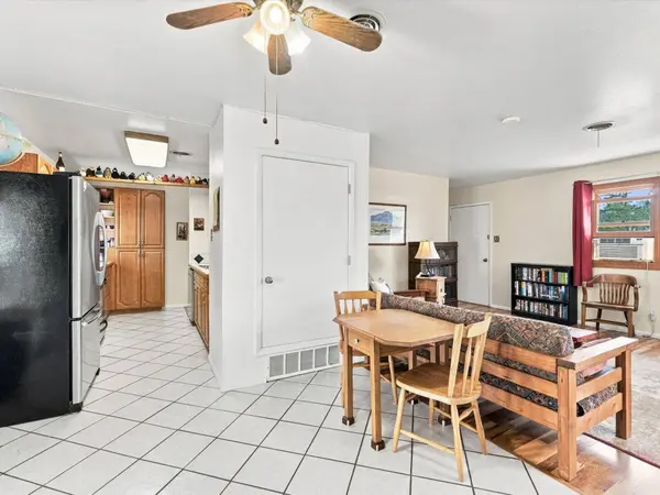 63 Isleta DR, White Rock, NM 87547