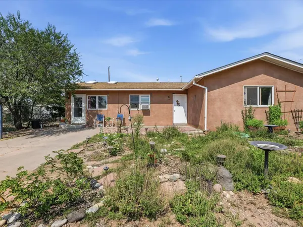 63 Isleta DR, White Rock, NM 87547
