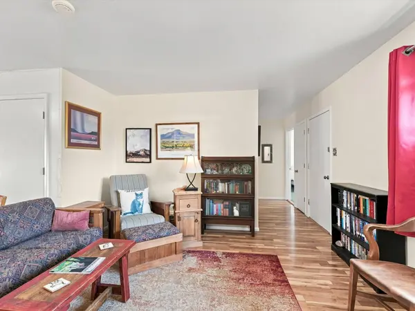 63 Isleta DR, White Rock, NM 87547