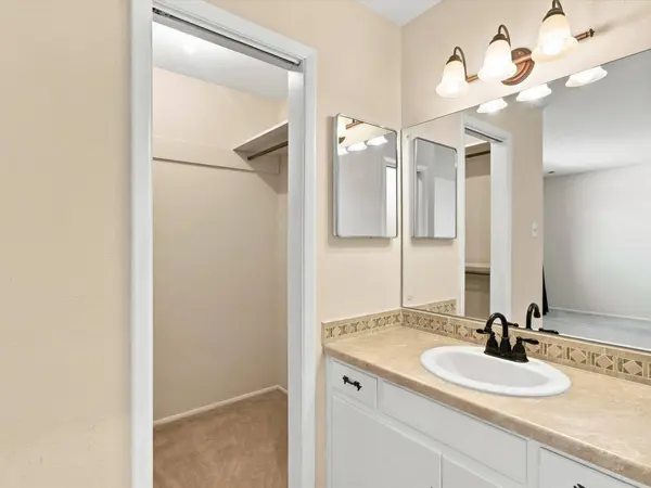 83 Granada DR, White Rock, NM 87547