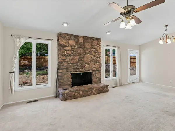 83 Granada DR, White Rock, NM 87547