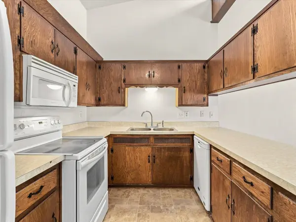 83 Granada DR, White Rock, NM 87547