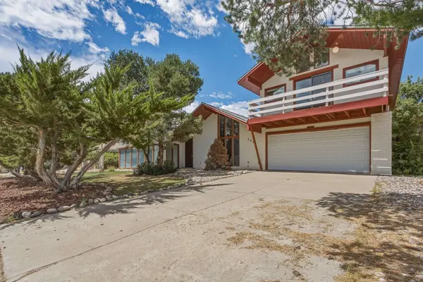 340 Aragon AVE, White Rock, NM 87547