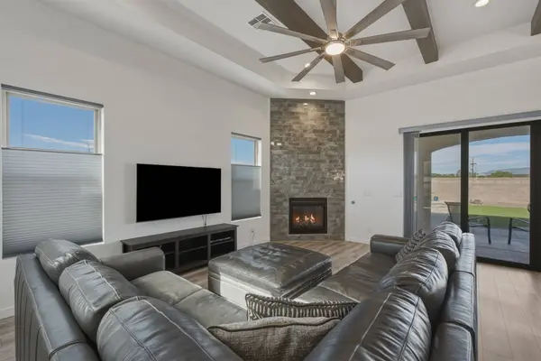 35 Confianza, White Rock, NM 87547