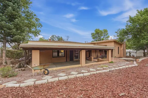 1463 40th ST, Los Alamos, NM 87544