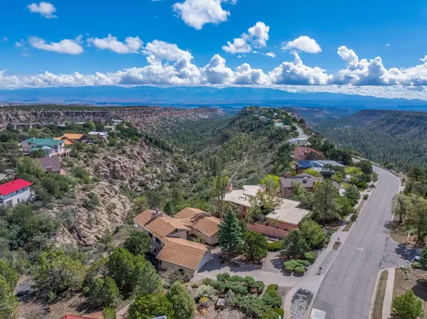 610 Los Pueblos, Los Alamos, NM 87544