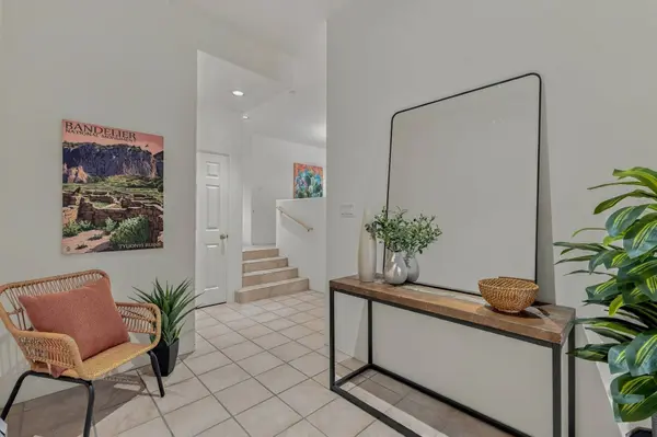 1852 Sinuoso, Los Alamos, NM 87544