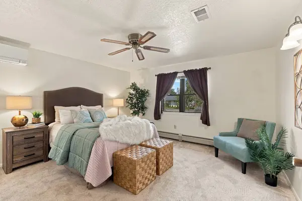 467 Pruitt AVE, White Rock, NM 87547