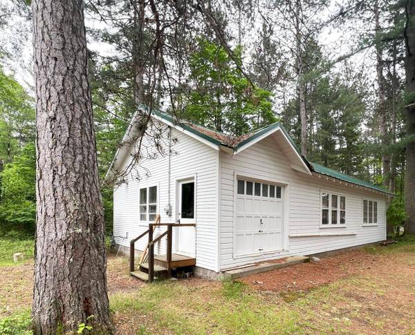 4527 EVERGREEN RD, Land O Lakes, WI 54540