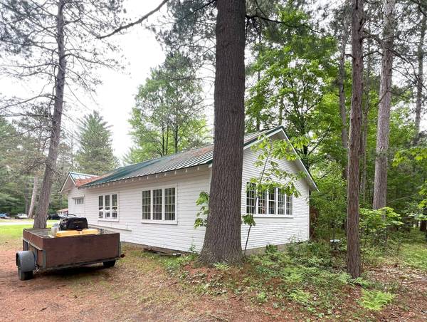 4527 EVERGREEN RD, Land O Lakes, WI 54540