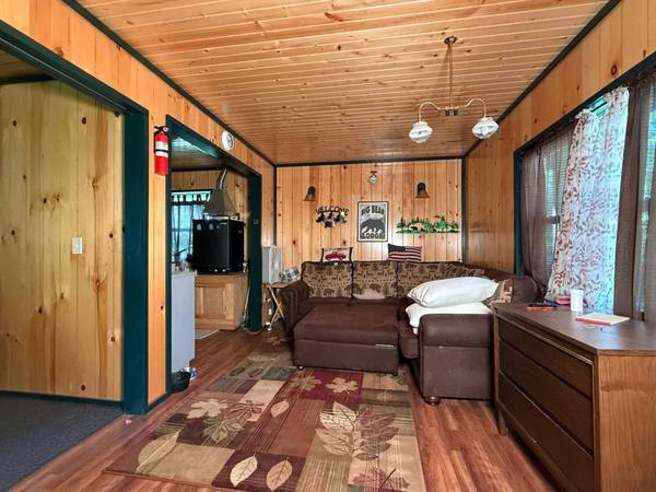 11840 TEAL RD, Trout Creek, MI 49967