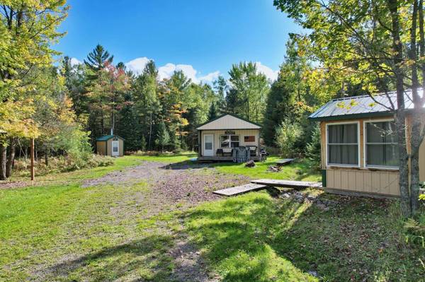 11840 TEAL RD, Trout Creek, MI 49967
