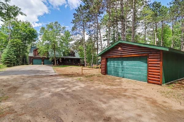 1255 GANDER DR, Eagle River, WI 54521