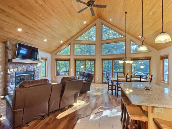 1458 GOLF VIEW RD, Eagle River, WI 54521