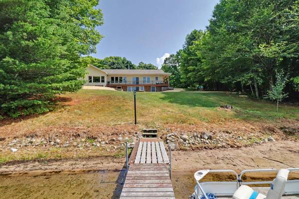 6739 MAPLE RD