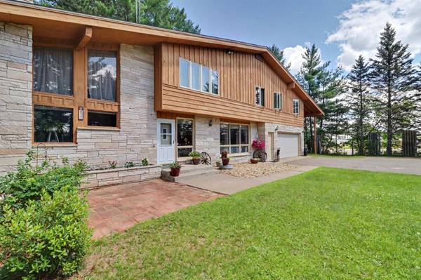 837 RAILROAD ST N, Eagle River, WI 54521