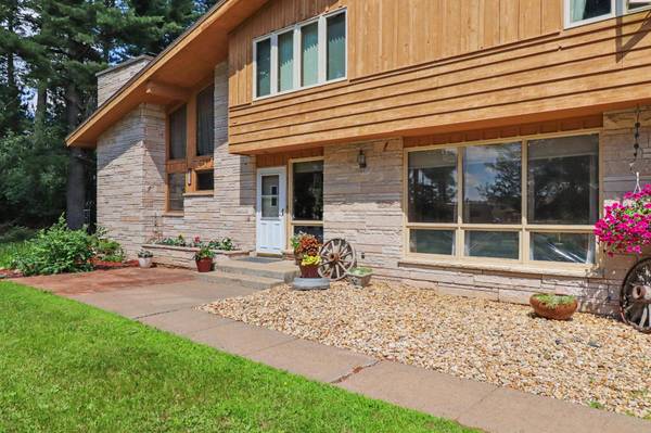 837 RAILROAD ST N, Eagle River, WI 54521