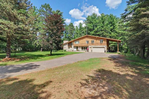 837 RAILROAD ST N, Eagle River, WI 54521