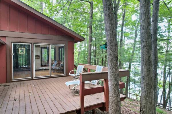 9739 LEE LAKE RD, Hazelhurst, WI 54531