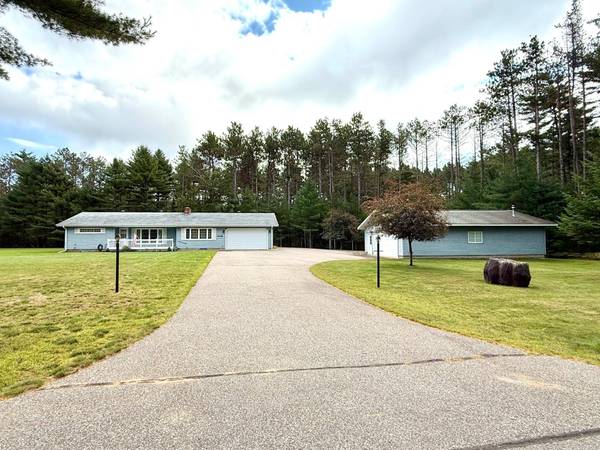 1028 LINDSTROM LN, St Germain, WI 54558