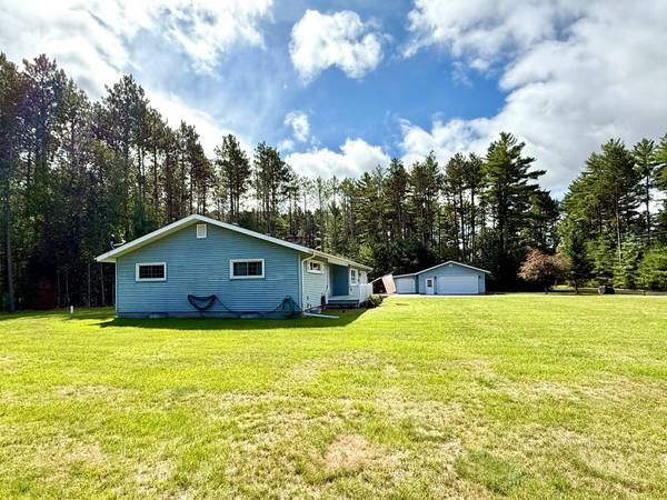 1028 LINDSTROM LN, St Germain, WI 54558