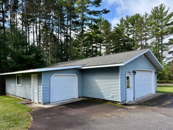 1028 LINDSTROM LN, St Germain, WI 54558