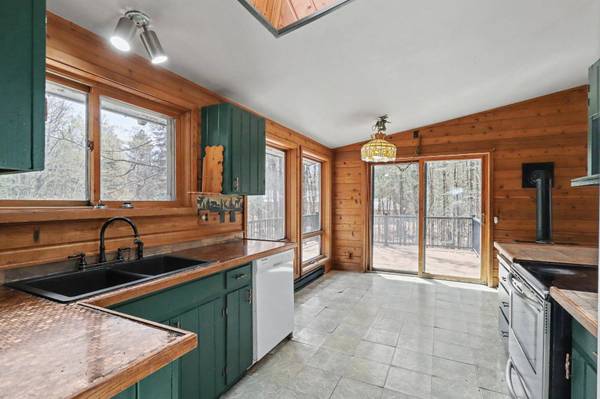 1729 APACHE TR, St Germain, WI 54558
