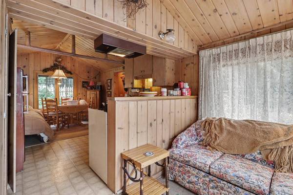 5216 ROCKY SHORE TR, Conover, WI 54519