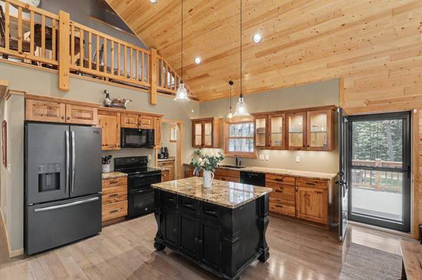 8004 FOUR MILE LAKE RD, Three Lakes, WI 54562