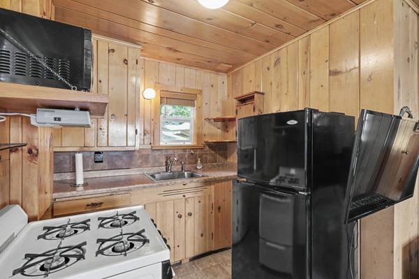 2518 MILLERVILLE RD, Phelps, WI 54554