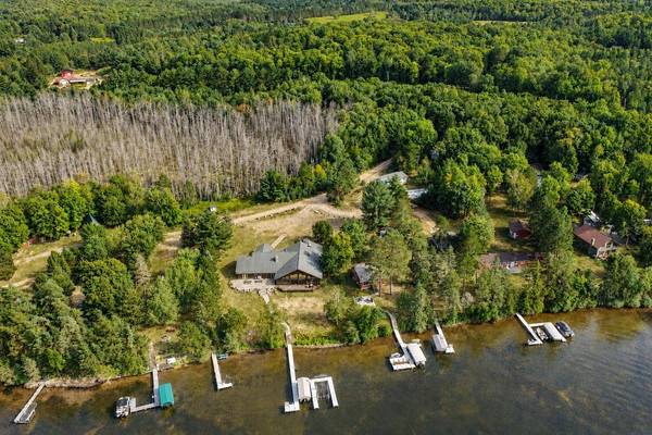 2624 HOLIDAY LODGE LN, Phelps, WI 54554