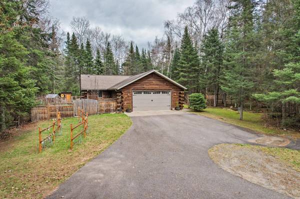 5178 HIDEAWAY DR, Eagle River, WI 54521