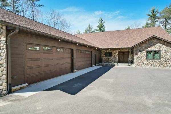 8600 GOLF COURSE RD, Sayner, WI 54560