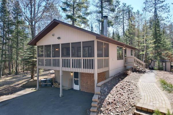 4032 NORTH SHORE DR, Rhinelander, WI 54501