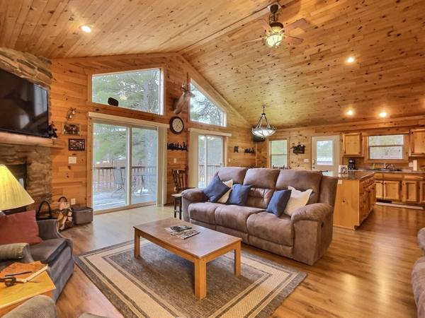 8674 PINE ACRES BLV, Saint Germain, WI 54558