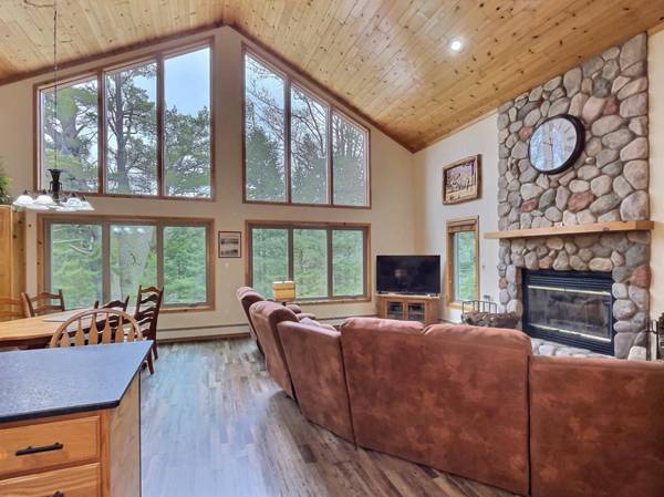 7832 LOST LAKE DR N, Saint Germain, WI 54558