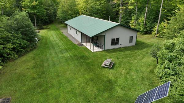 130 HWY 2, Stambaugh, MI 49935