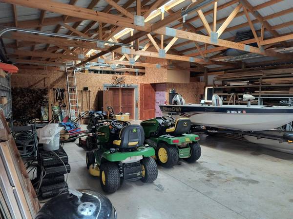 130 HWY 2, Stambaugh, MI 49935