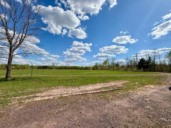 30670 WARBLER, Ontonagon, MI 49953