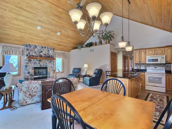 8832 BRADFORD POINT CT, St Germain, WI 54558