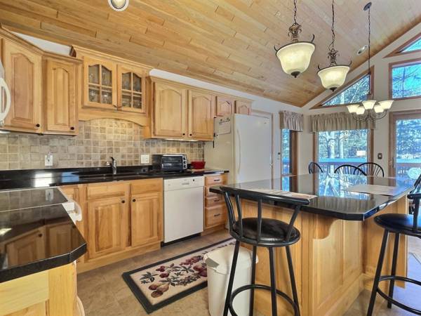 8832 BRADFORD POINT CT, St Germain, WI 54558